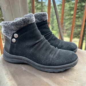 Women's Baretraps Black Suede Ankle Boots